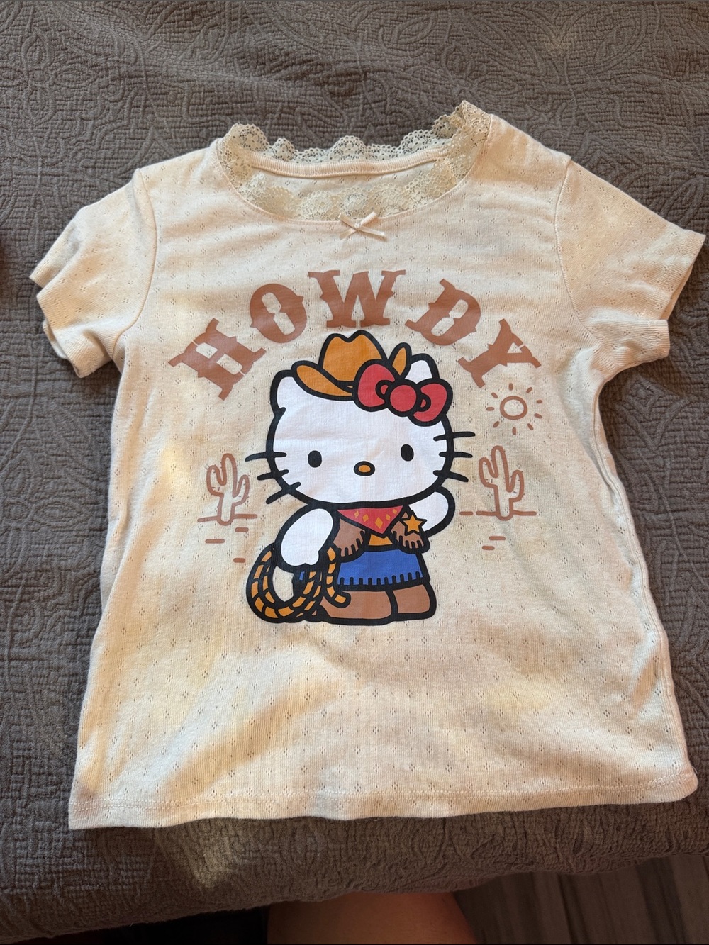 Hello Kitty Cream Western 'Howdy' Graphic Tee with Red Bow